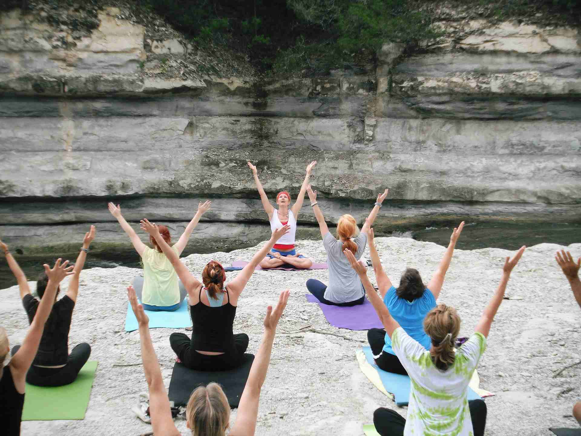 yoga class outdoors 