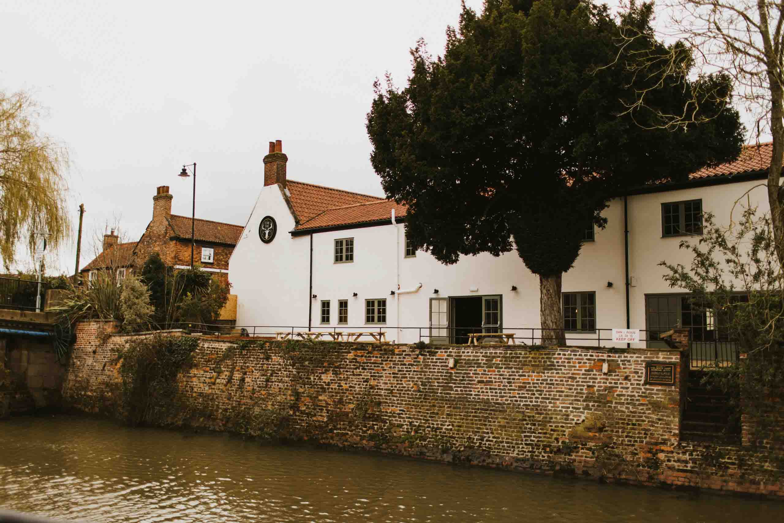 Self-catering wedding venue with pub