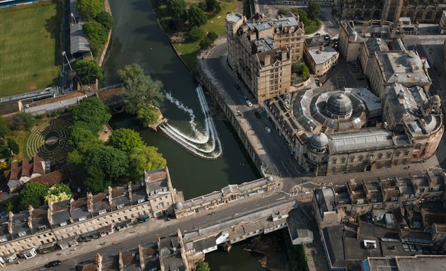 Group accommodation in Bath with Party Houses
