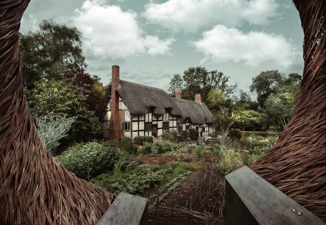 Visit Anne Hathaway's Cottage in Stratford-upon-Avon