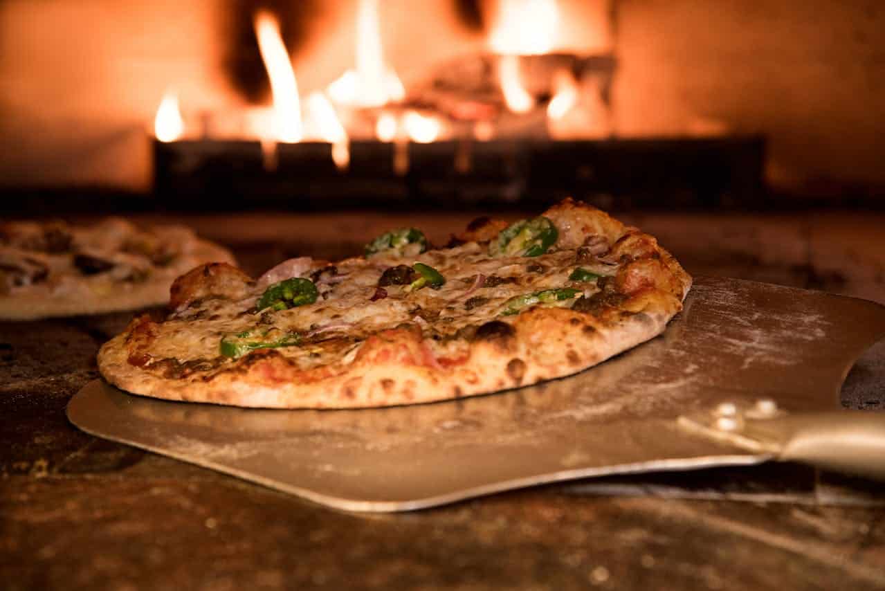 Organise wood-fired pizzas at your Stag Party House in Derbyshire